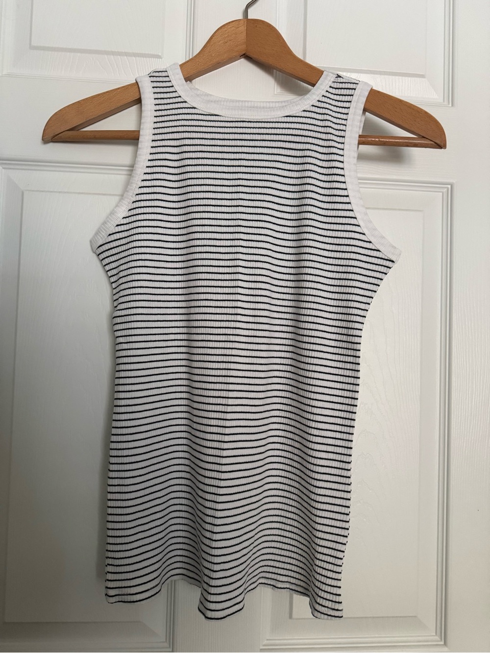 Nine West White Tank with Black Stripes M Classic Minimalist Summer Vacation
